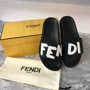 Fendi slides size 7 M